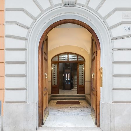 Easy Budget Colosseo Рим Экстерьер фото